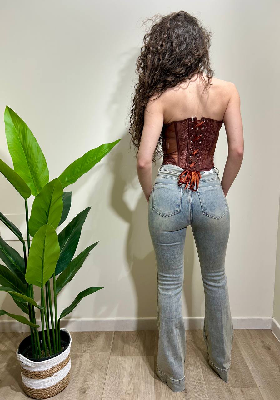 Jeans a zampa sabbiato